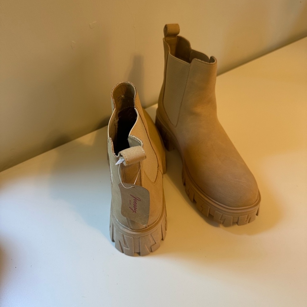 Ankle boot